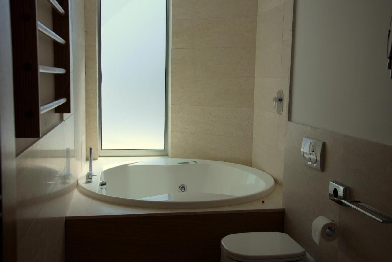 Sea Art Hotel Vado Ligure Exterior photo