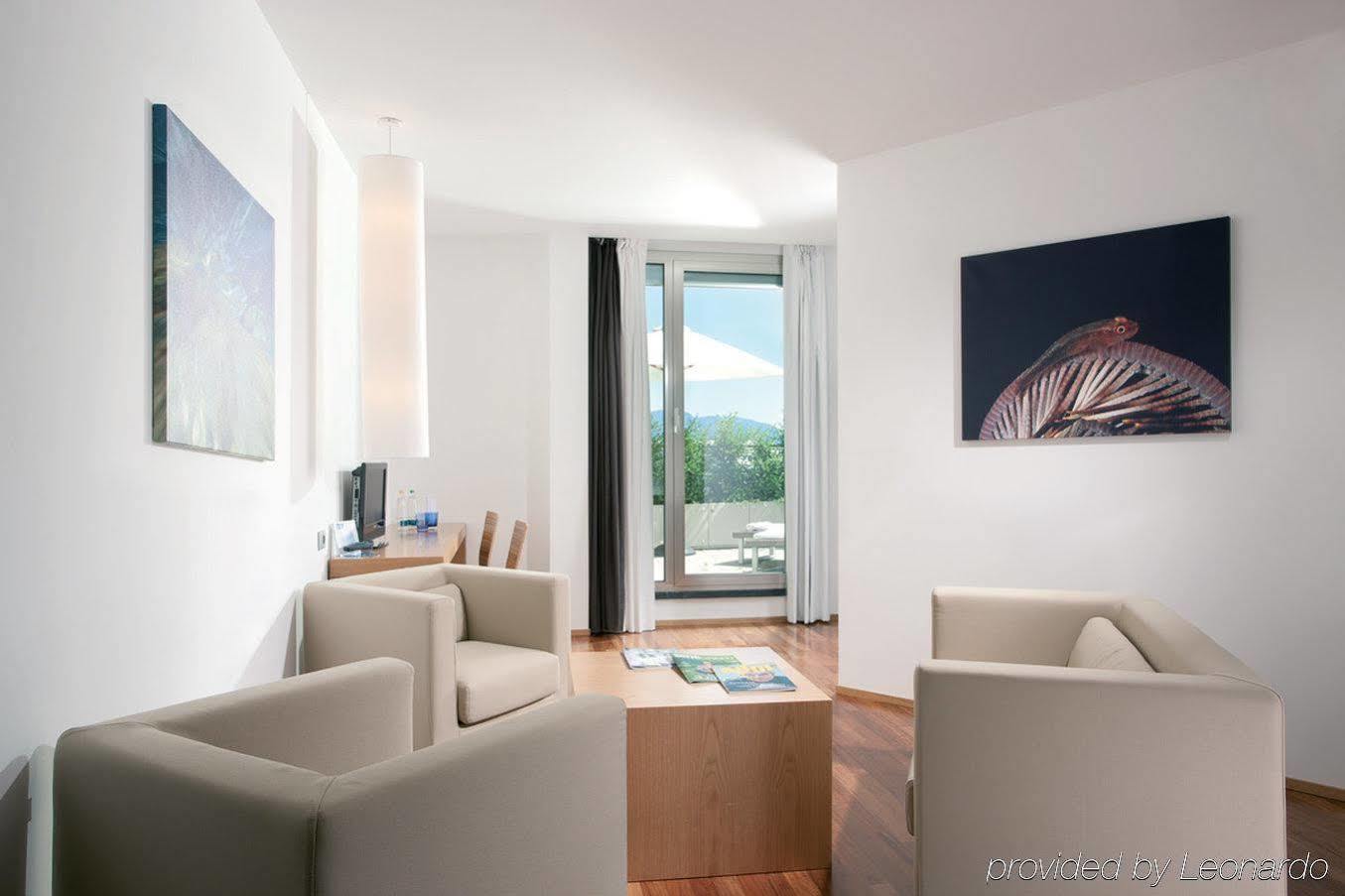 Sea Art Hotel Vado Ligure Exterior photo
